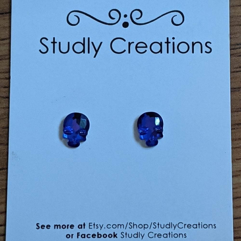 🆕 Studlycreations skull earrings